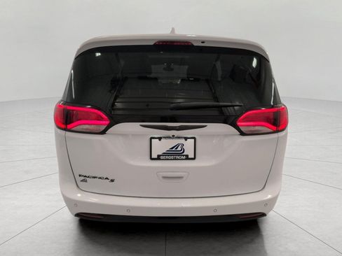 Used 2020 Chrysler Pacifica Touring-L Plus w/ S Appearance Package FWD image 26
