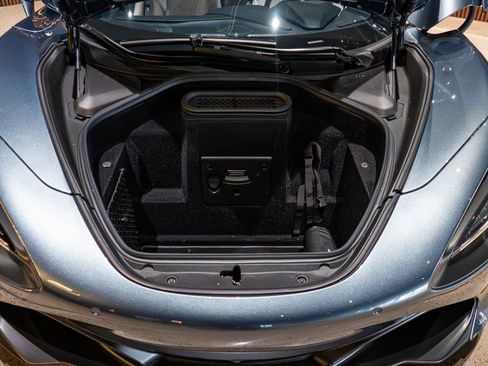 Used 2018 McLaren 720S Luxury RWD image 31