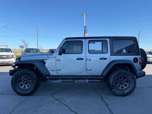 Used 2019 Jeep Wrangler Unlimited Sport S image 4