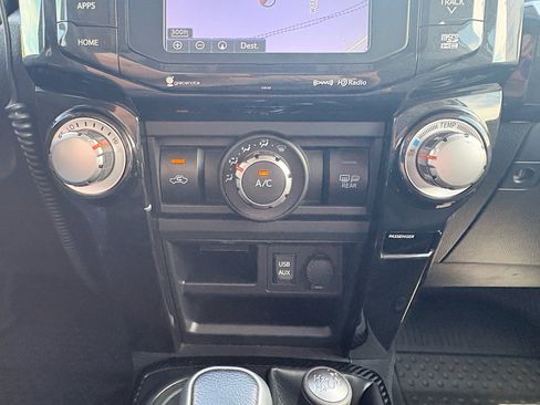 Used 2018 Toyota 4Runner TRD Off-Road Premium AWD/4WD image 29