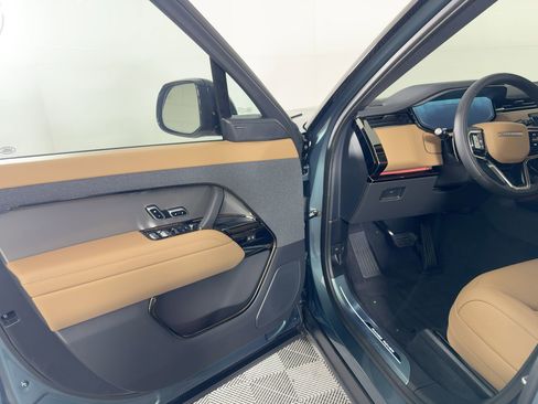 New 2026 Land Rover Range Rover Sport SE image 6