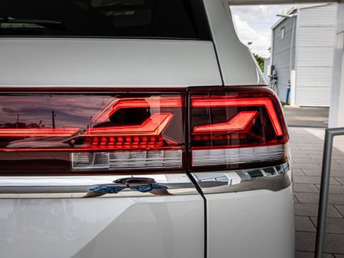New 2026 Volkswagen Atlas SE FWD image 16