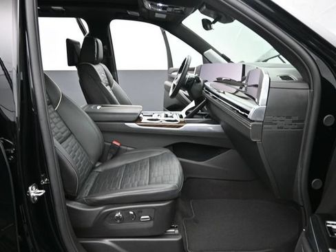 Certified 2026 Cadillac Escalade Platinum Sport w/ LPO, ONYX Package AWD/4WD image 20