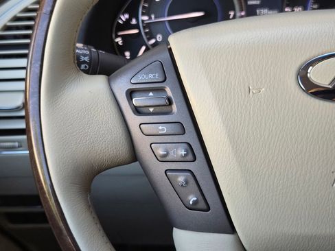 Used 2014 INFINITI QX80 4WD w/ Deluxe Touring Package image 33