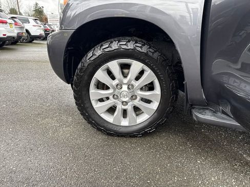 Used 2014 Toyota Sequoia Platinum w/ Preferred Accessory Package image 28