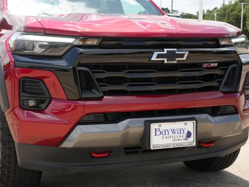 Used 2024 Chevrolet Colorado Z71 w/ Z71 Convenience Package 2 AWD/4WD image 26