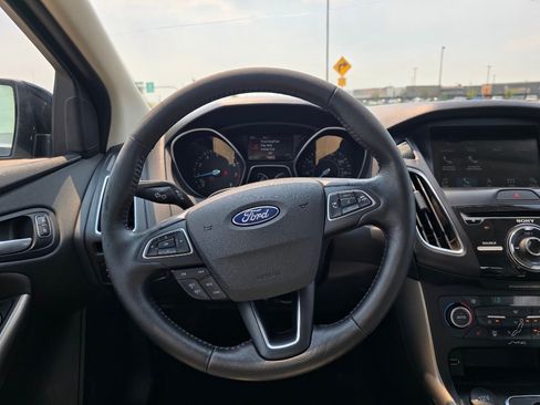 Used 2018 Ford Focus Titanium FWD image 28