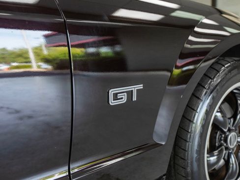 Used 2005 Ford Mustang GT RWD image 9