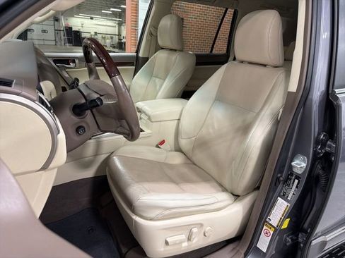 Used 2019 Lexus GX 460 Premium w/ Premium Package image 14