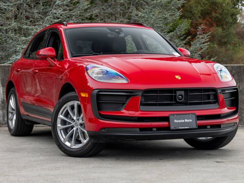 Certified 2026 Porsche Macan AWD/4WD image 6