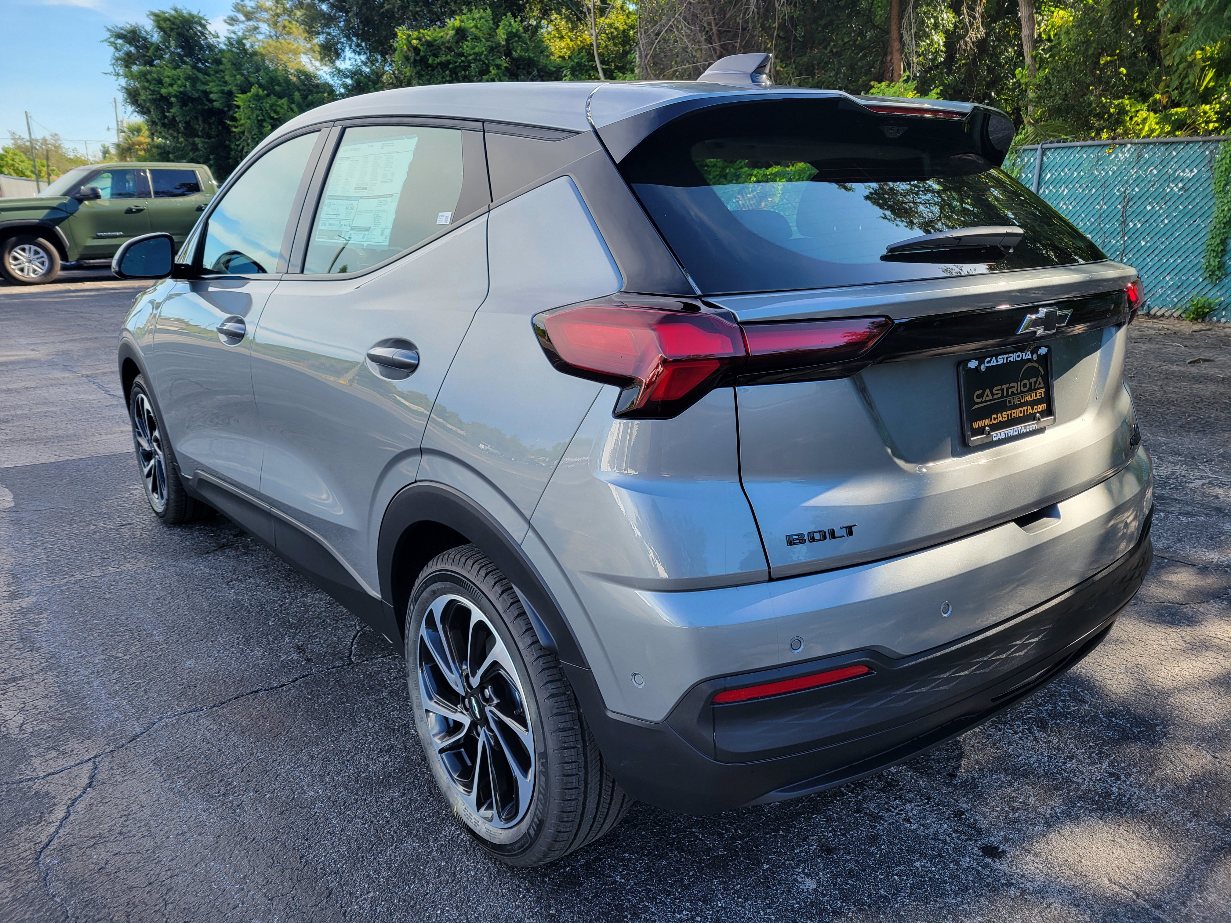 New 2027 Chevrolet Bolt LT w/ Super Cruise Package FWD image 9
