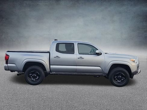Used 2022 Toyota Tacoma SR image 4