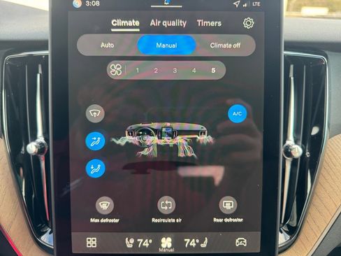 New 2026 Volvo XC60 B5 Plus w/ Protection Package Premier image 18