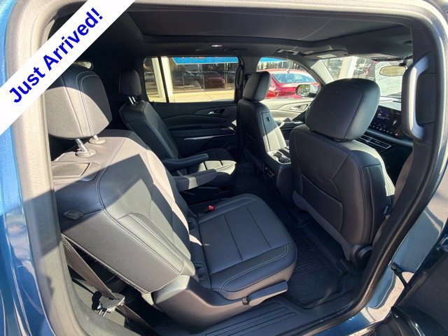 Used 2025 Chevrolet Traverse LT w/ Sun and Wheel Package FWD image 33