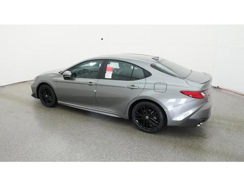 New 2026 Toyota Camry SE image 4