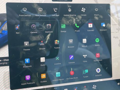 Used 2022 Tesla Model Y Long Range image 17