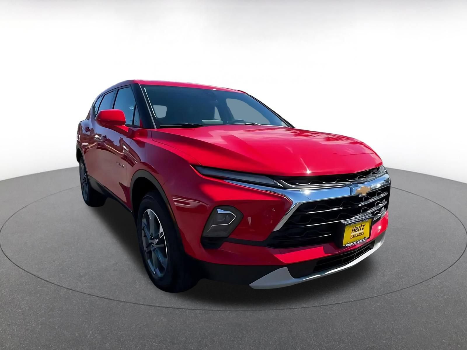 Used 2026 Chevrolet Blazer LT FWD image 3