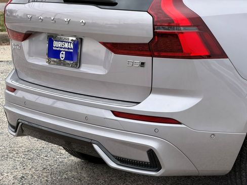 New 2026 Volvo XC60 B5 Plus w/ Protection Package Premier AWD/4WD image 8