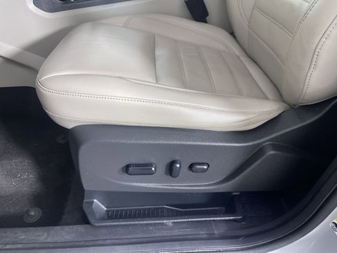 Used 2019 Ford Escape Titanium image 13