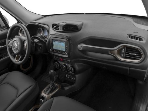Used 2016 Jeep Renegade Limited image 19