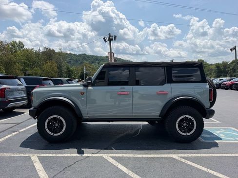 Used 2022 Ford Bronco Badlands AWD/4WD image 2