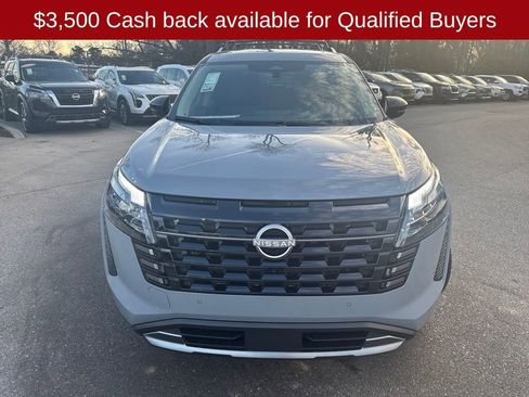 New 2026 Nissan Pathfinder Platinum image 9