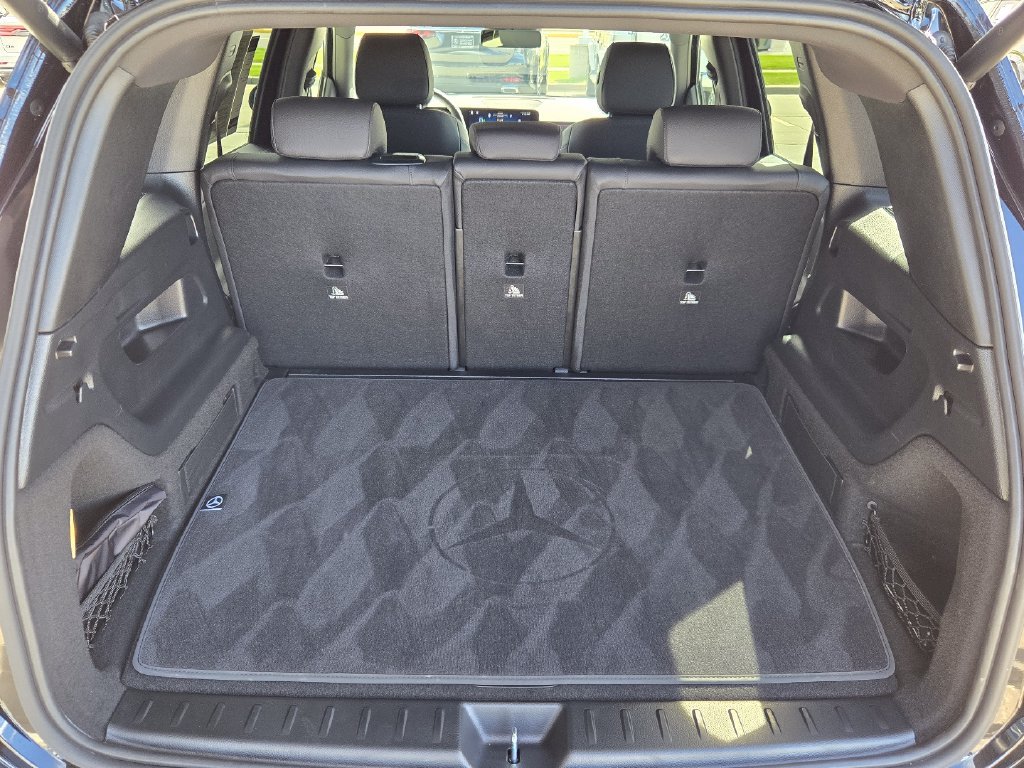 Used 2025 Mercedes-Benz GLB 250 4MATIC image 9