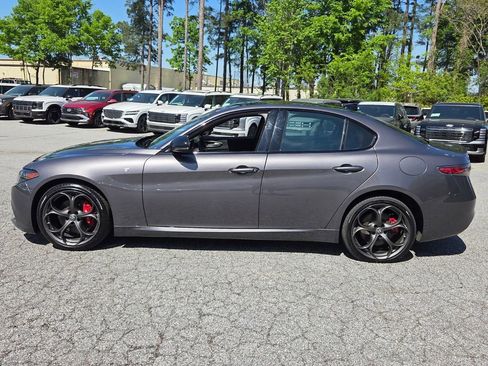 Used 2024 Alfa Romeo Giulia Ti w/ Performance Driving Package AWD/4WD image 4