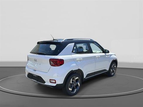 New 2026 Hyundai Venue SEL FWD image 4