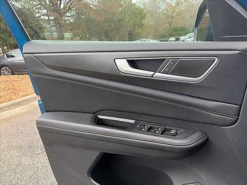 Used 2024 Volkswagen Atlas Cross Sport SEL R-Line image 14