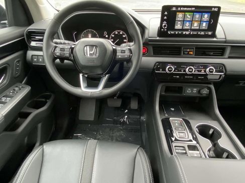 New 2025 Honda Pilot EX-L image 8