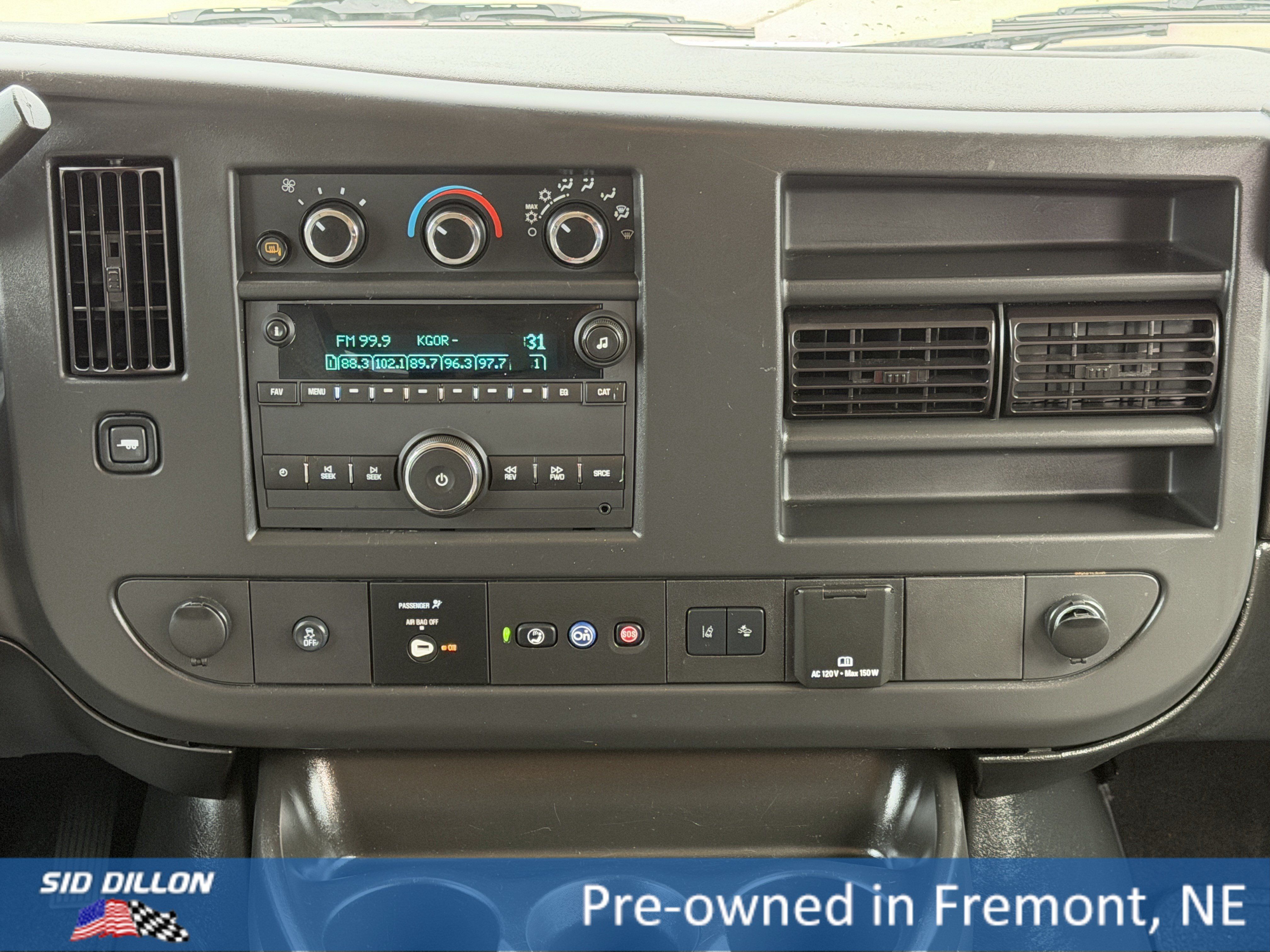 Certified 2024 Chevrolet Express 3500 LT w/ LT Preferred Equipment Group RWD image 11