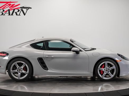 Used 2018 Porsche 718 Cayman S image 6