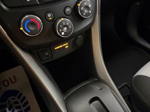 Used 2020 Chevrolet Trax LT w/ LPO, Protection Package AWD/4WD image 55