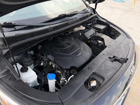 Used 2021 Kia Sedona LX FWD image 37