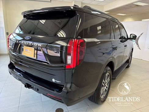 Certified 2025 Ford Expedition Active RWD image 9