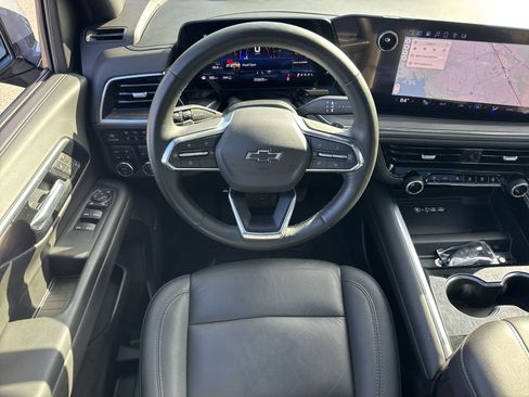 Used 2025 Chevrolet Suburban Z71 w/ Z71 Off-Road Package image 29