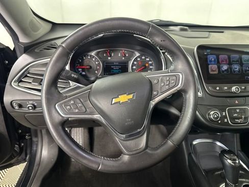 Used 2017 Chevrolet Malibu LT w/ Leather Package image 14