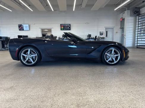 Used 2015 Chevrolet Corvette Stingray Convertible w/ 2LT Preferred Equipment Group RWD image 12