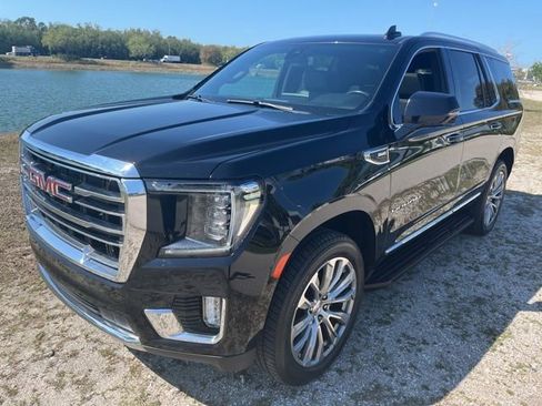 Used 2021 GMC Yukon SLT w/ Rear Media and Nav Package image 3
