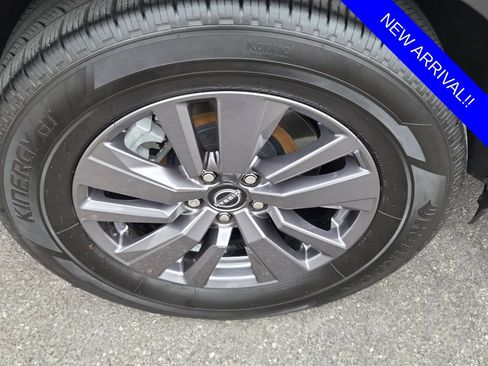 Used 2023 Nissan Pathfinder SV w/ Black Appearance Package FWD image 10