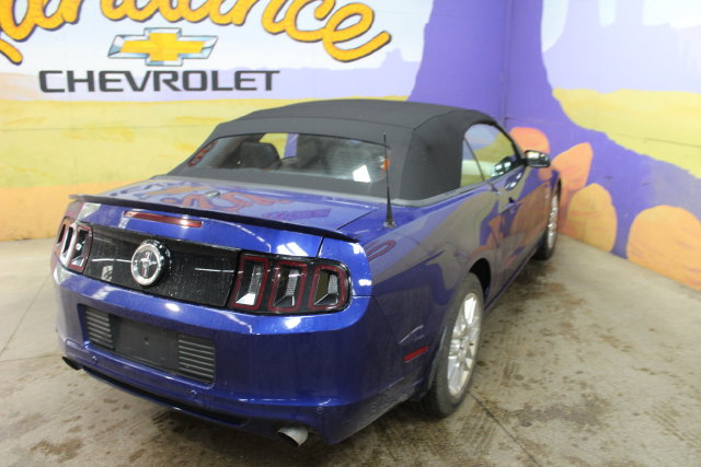 Used 2013 Ford Mustang Premium RWD image 8