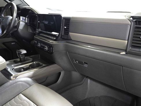 Used 2022 Chevrolet Silverado 1500 ZR2 w/ Technology Package image 11