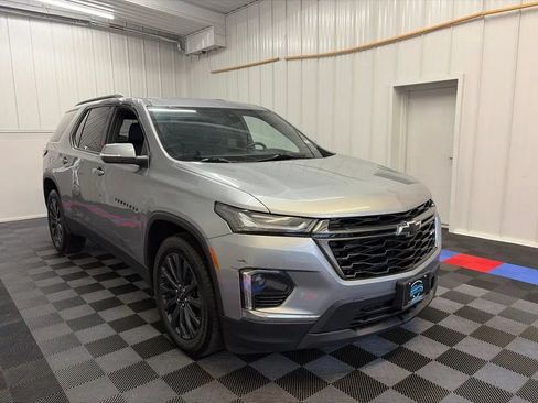 Used 2023 Chevrolet Traverse RS AWD/4WD image 3