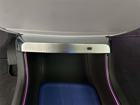 Certified 2024 Cadillac Lyriq Luxury image 19