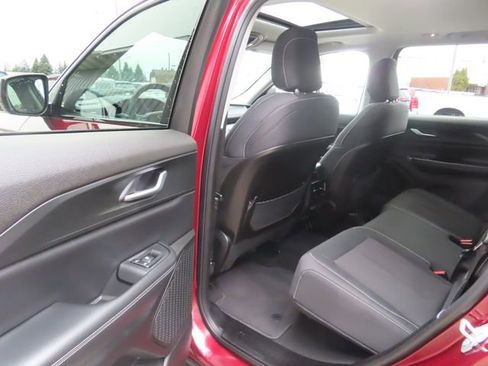 Used 2023 Jeep Grand Cherokee Laredo w/ Luxury Tech Group I image 20