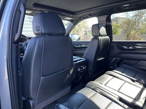 Used 2024 GMC Yukon XL Denali image 16