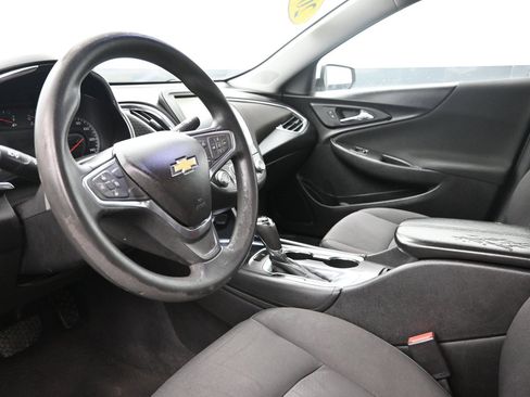 Used 2018 Chevrolet Malibu LT FWD image 10