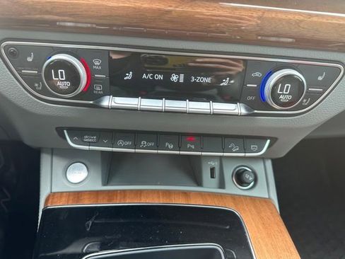 Used 2022 Audi Q5 2.0T Prestige w/ Prestige Package AWD/4WD image 13