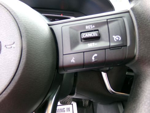 Used 2023 Nissan Rogue S FWD image 13
